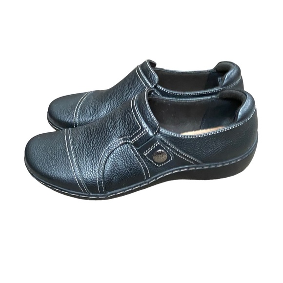 Clark's Black Flat Casual Shoe Closed Toe comfortable Slip-On Loafer size 7 M - Picture 7 of 9
